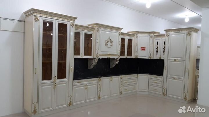 Кухонный гарнитур угловой