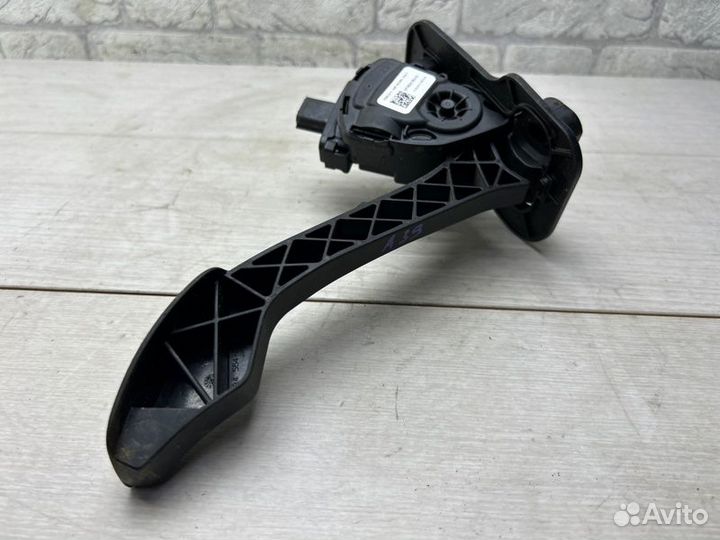 Педаль газа Ford Transit 8