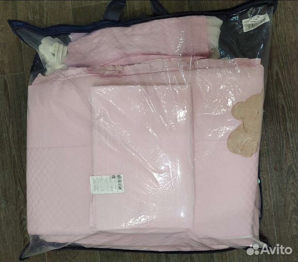 Комплект в детскую кроватку с бортиками