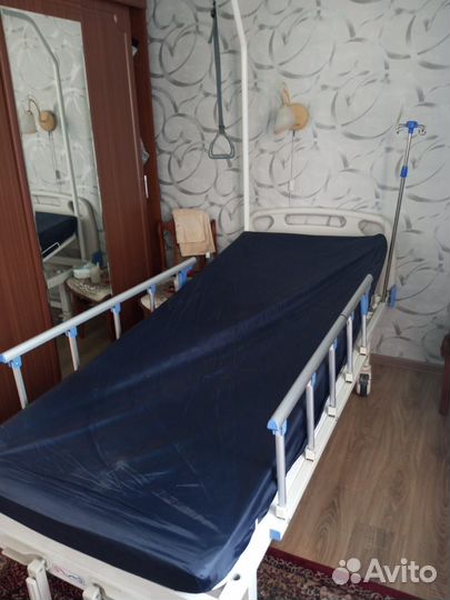 Медицинская кровать для лежачих больных