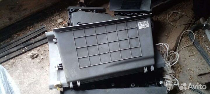 Hyundai grand starex бардачок