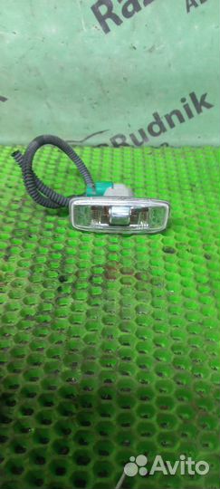 Повторитель на крыло Nissan March