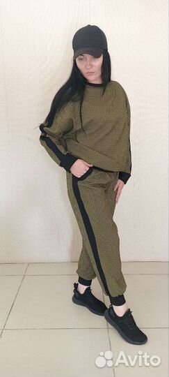 Спортивный костюм женский