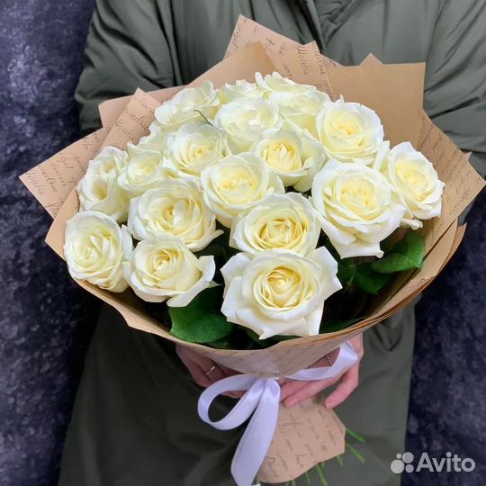 Букет из 25 белых роз 60см. Иркутск