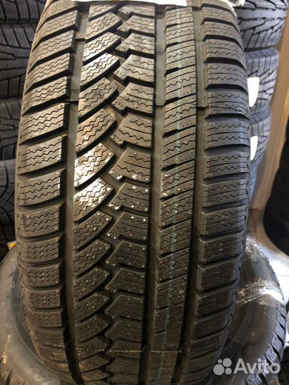ONYX NY-W702 225/50 R17 98H