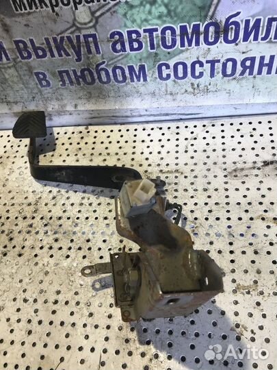 Педаль тормоза Kia Sorento 1 2.5 D4CB