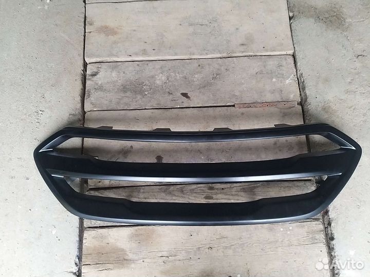 Решётка радиатора hyundai санта фе3