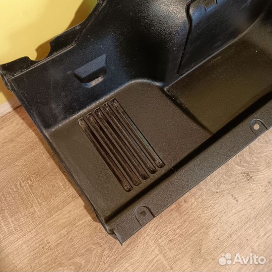 Обшивка багажника левая Chevrolet Lanos