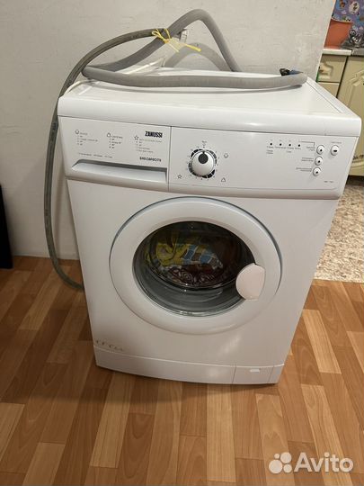 Стиральная машина Zanussi ZWG1106W