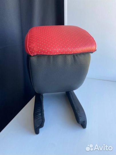 Подлокотник на Ford Fiesta Mk6