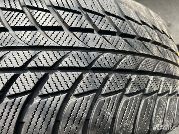 Bridgestone Blizzak LM-001 225/50 R17