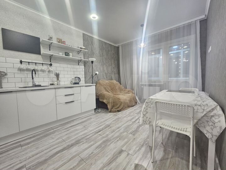 1-к. квартира, 42 м², 17/25 эт.