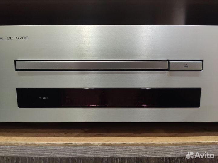 Cd проигрыватель Yamaha CD-S700