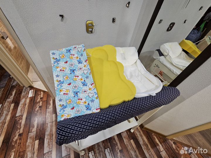 Пелинольный столик с ваночкой