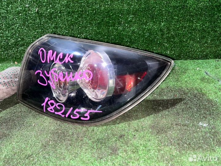 Стоп-сигнал / фонарь задний правый Mazda Axela