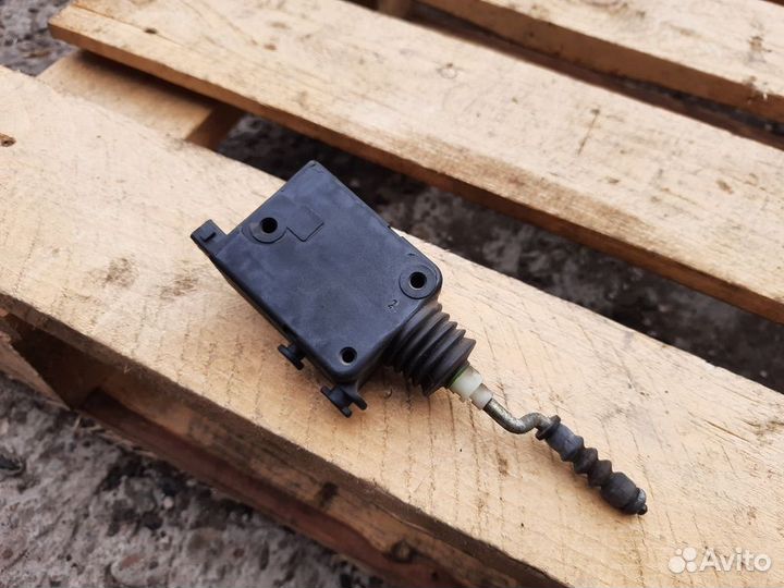 Активатор замка крышки бензобака BMW Е36