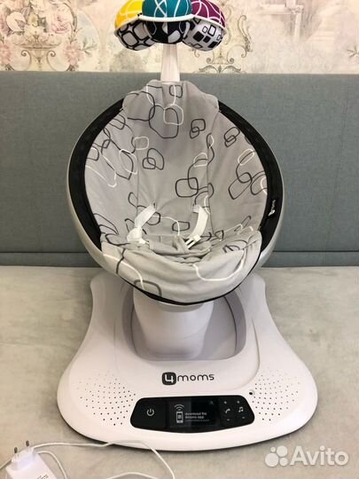 Электронный шезлонг-качели 4moms для новорожденных