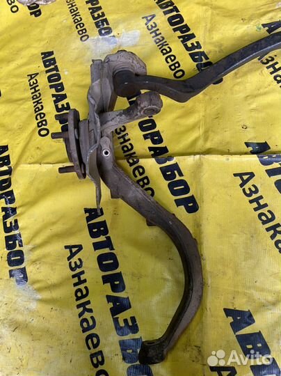 Передний правый поворотный кулак Mazda 6 GG