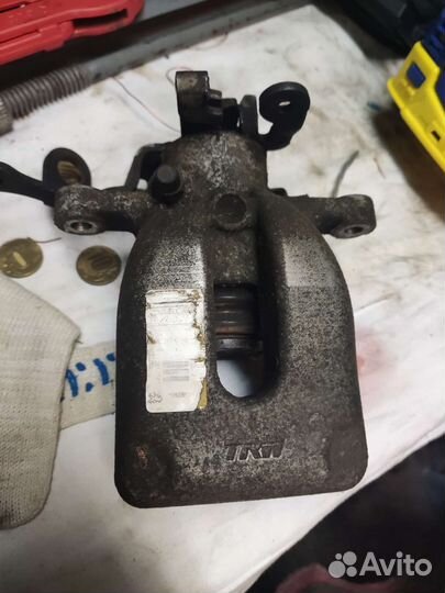 Суппорт задний citroen Peugeot берлинго партнер