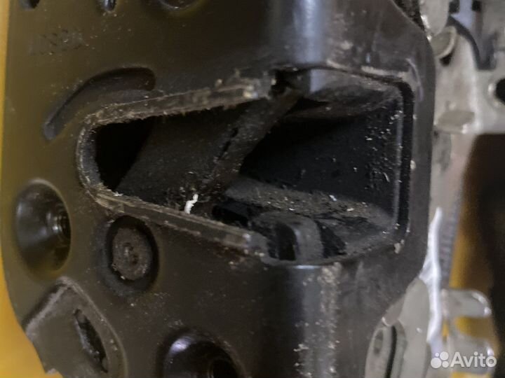 Замок левой правой сдвижной двери mercrdes w639