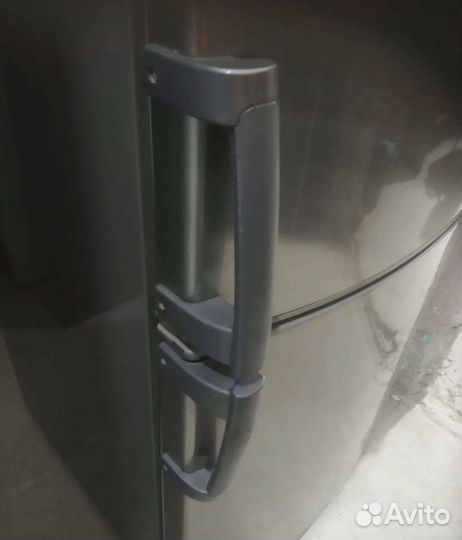 Холодильник Whirlpool ARC 8140