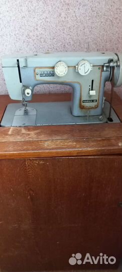 Швейная машина Чайка 3