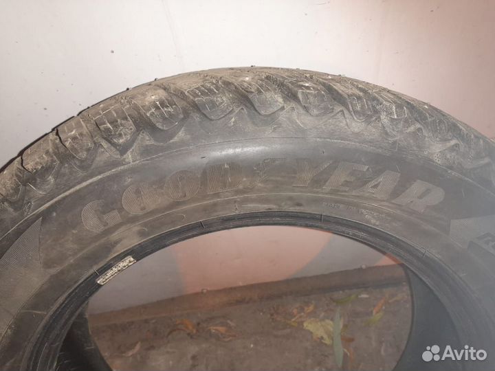 Goodyear Ultragrip Ice Arctic 225/60 R18