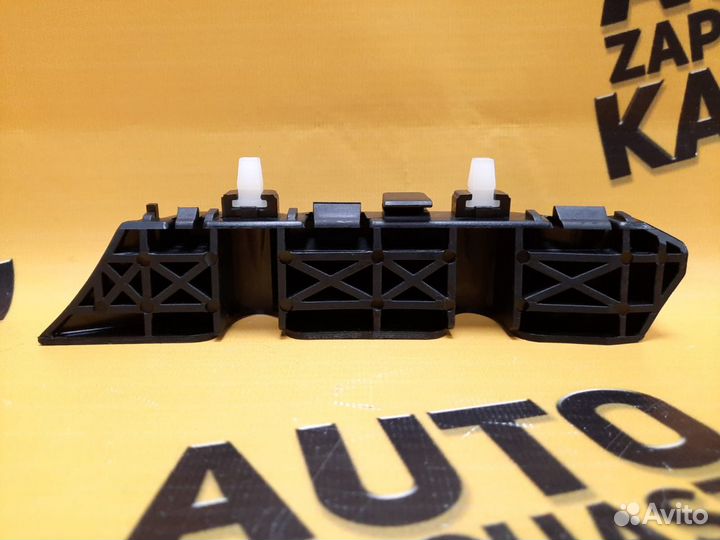 Кронштейн пер.бампера левый Rio 3 2011-2017