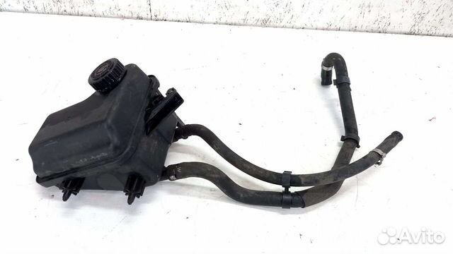 Бачок гура Peugeot 607