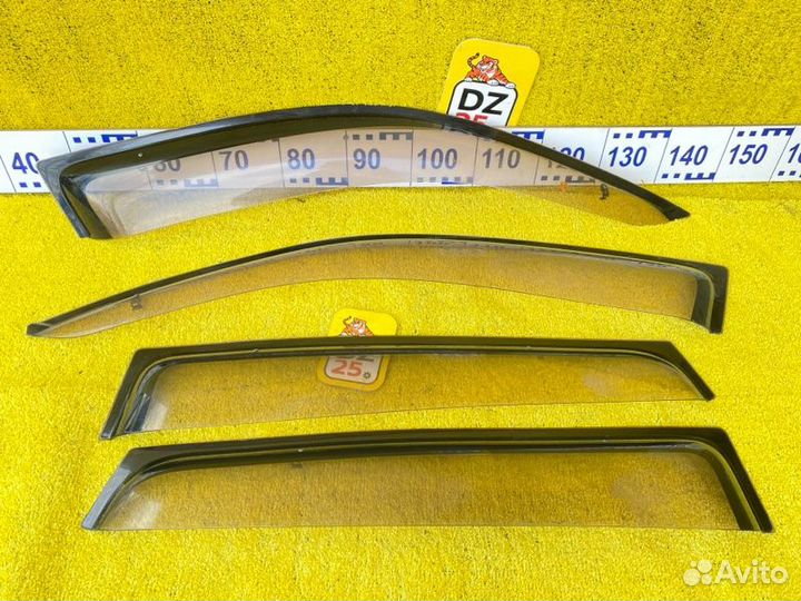 Ветровик на дверь Toyota Rav4