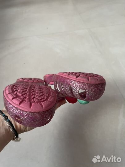 Сандалии для девочки crocs C9