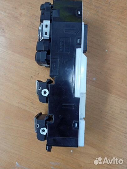 Блок управления стеклоподъемниками передний Kia