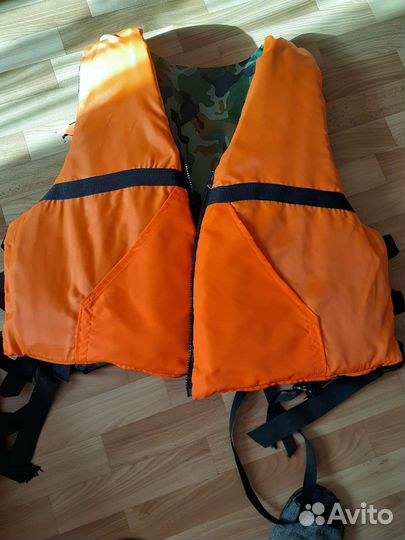 Спасательный жилет