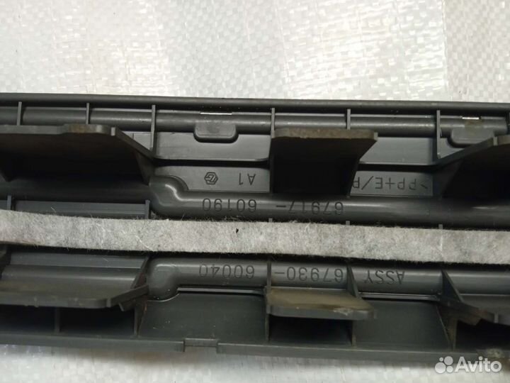 Накладка на порог двери правая Lexus LX 570