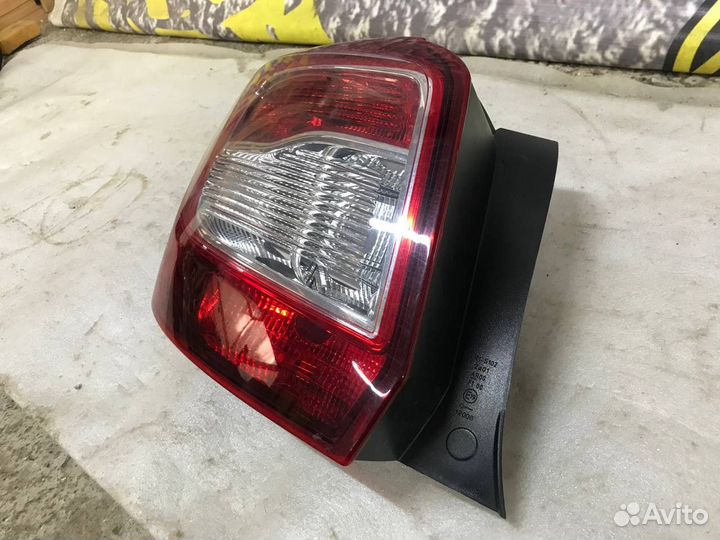 Фонарь задний левый Renault Sandero 2 Stepway