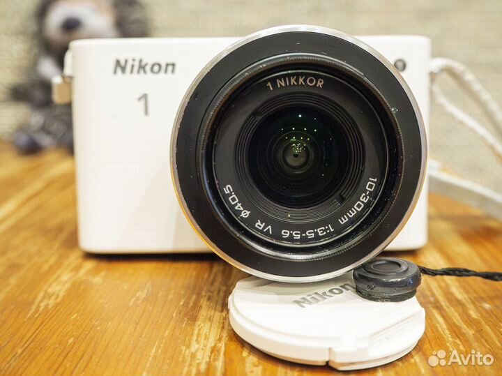 Фотоаапарат Nikon1 J1 + 1Nikkor 10-30