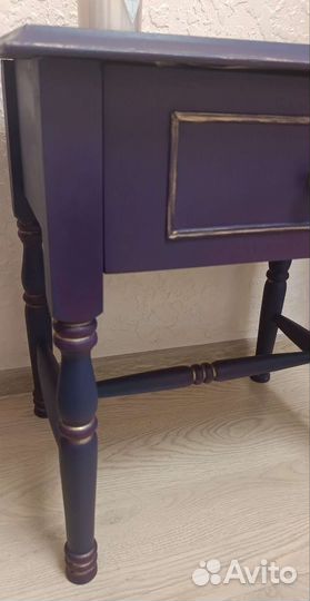 Прикроватная тумбочка/прикроватный столик