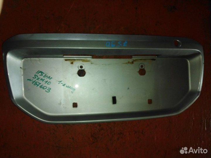 Накладка 5-й двери Toyota Ipsum SXM10 3S-FE 1997