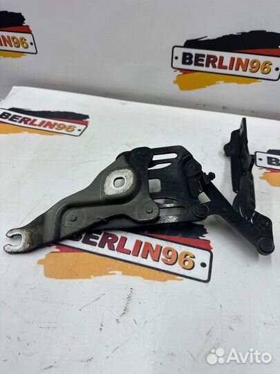 Петля капота левая Bmw X5 E70 N57D30 2013