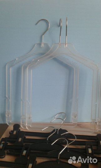 Вешалки пластмассовые