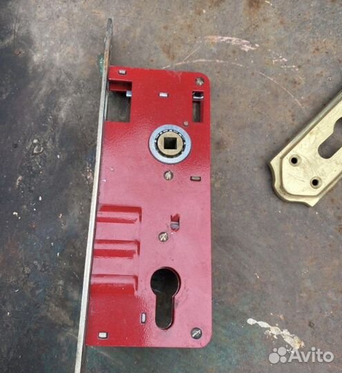 Замок врезной и ручки