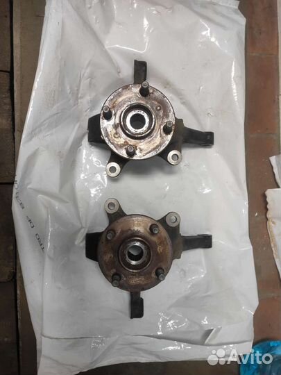 Поворотные кулаки (L/R) toyota vitz/bb/ist/sienta