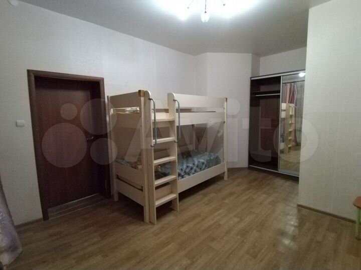 3-к. квартира, 57 м², 1/2 эт.