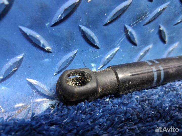 Амортизатор капота Bmw F30