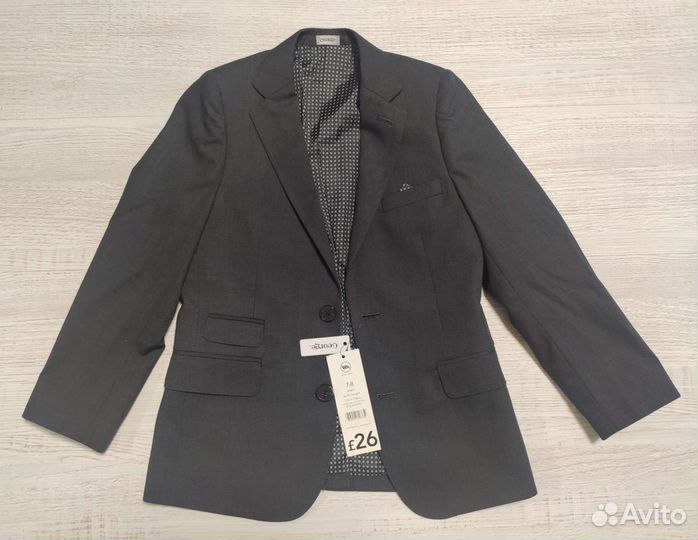 Пиджак для мальчика новый