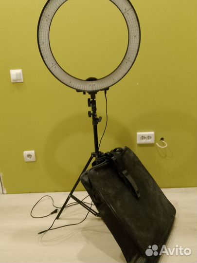 Круговая лампа