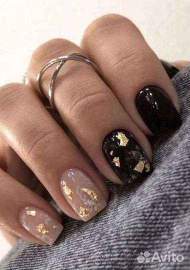 Модель на маникюр