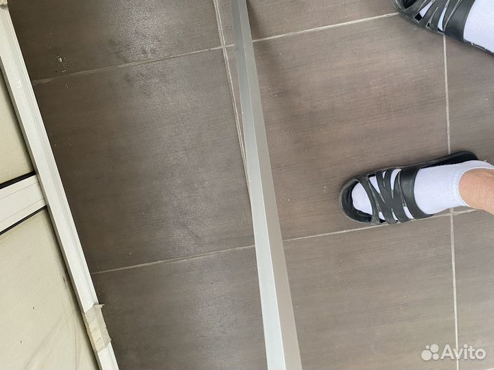 Уголок алюминивый