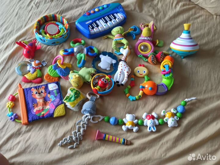 Игрушки для малыша пакетом