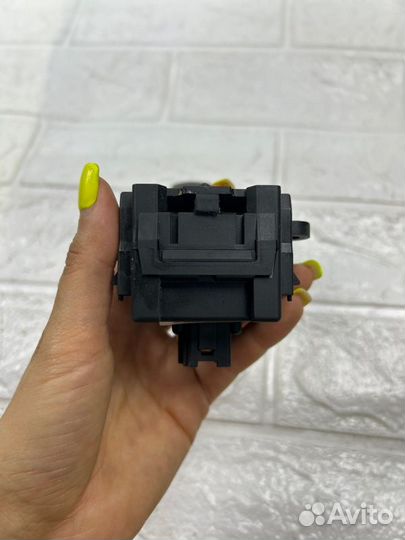 Подрулевой переключатель поворотников Bmw 3 Series